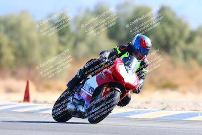 media/Jan-08-2022-SoCal Trackdays (Sat) [[1ec2777125]]/Turn 7 (1035am)/